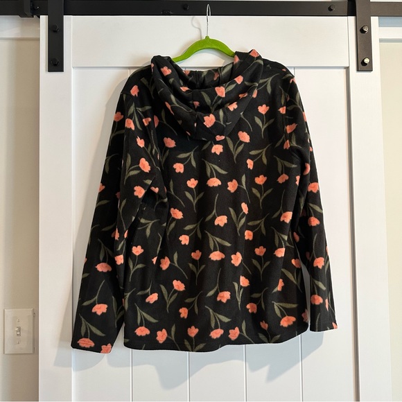 NWOT O’Neill Quarter Zip - Picture 5 of 5